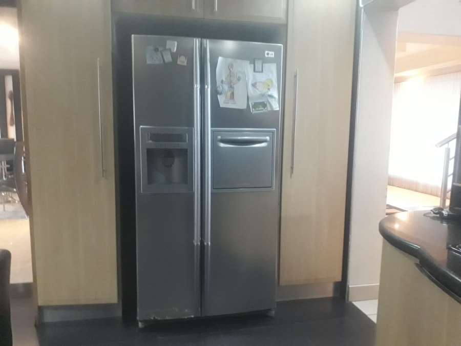 4 Bedroom Property for Sale in Zinniaville North West